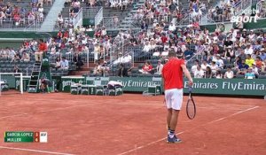 Garcia-Lopez-Muller (5/6) Roland-Garros 2017 : Guillermo Garcia-Lopez se tord la cheville