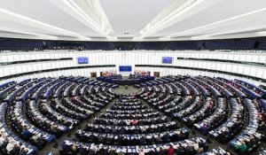 A LA UNE/ Soupçons d'emplois fictifs: L'Eurodéputée dénoncée par le FN