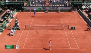 Roland-Garros 2017 : La montée au filet gagnante de Cornet (2-2)