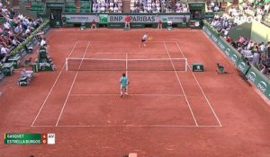 Roland-Garros 2017 : Le coup de génie de Gasquet qui déroule son tennis ! (5-0)