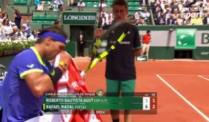 Roland-Garros 2017 : Le nouveau break de Nadal avec le filet qui s’en mêle (1-6, 1-2)