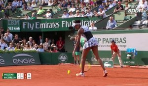 Roland-Garros 2017 : Superbe amorti de Bacsinszky pour retrouver Mladenovic en quart ! (7-5, 2-6, 1-6)