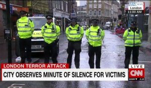 le Royaume-Uni observe une minute de silence