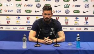 Equipe de France – Giroud : "Les critiques me lassent mais m’aident à rester concentrer"