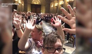 Notre-Dame de Paris: Les images des personnes confinées à l'intérieur de la cathédrale après l'agression sur un policier