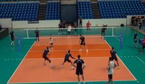 L'équipe de France de volley-ball s'entraîne à Pau