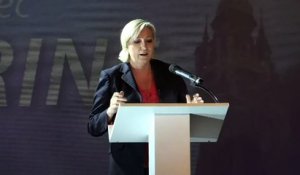 Assemblée: un problème démocratique si pas de groupe FN (Le Pen)