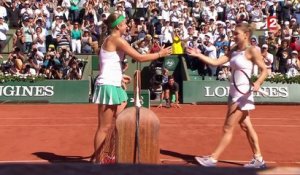 Roland-Garros 2017 : Le sacre pour Jelena Ostapenko qui bat Simona Halep en trois sets !!! (4-6, 6-4, 6-3)