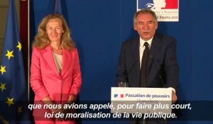 Passation: Bayrou met en garde Belloubet contre les "lobbys"