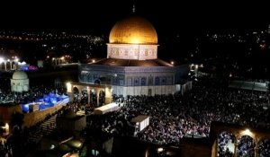 Des Palestiniens prient à Jérusalem pour la "Nuit du Destin"