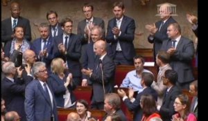 Jean-Luc Mélenchon et François Ruffin refusent de se lever pour applaudir le président de l’Assemblée nationale