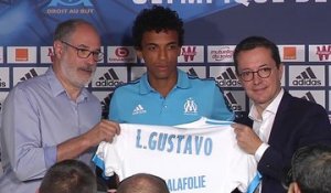 La présentation de Luiz Gustavo