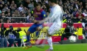 Dani Alves détruit Cristiano Ronaldo