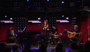 Carla Bruni - The Winner Takes It All (LIVE) Le Grand Studio RTL