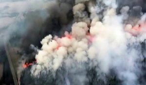 Des dizaines de milliers de Canadiens fuient les feux de forêt