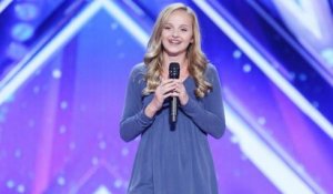 'America's Got Talent' Contestant Evie Clair Gives Emotional Performance of 'I Try' | Billboard News