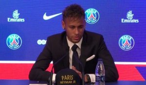 Neymar remercie Pastore