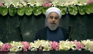Le président iranien investi sous les critiques de ses alliés