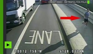 Londres : la police recherche un joggeur qui a poussé une femme contre un bus