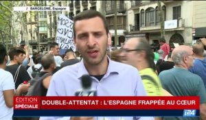 Attentats en Catalogne : des centaines de personnes réunies à La Rambla pour manifester leur colère