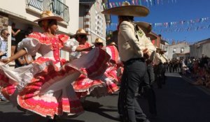 Le Mexique flamboyant à la parade de Globe and folk