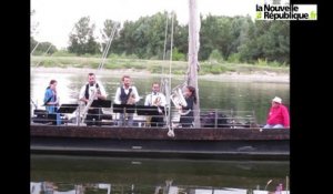 VIDEO. Saint-Dyé-sur-Loire (41) Le festival "Va Jouer Dehors !" mène le public en bateau...