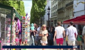 France: les touristes reviennent à Paris