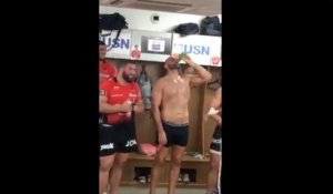 L'ambiance dans le vestiaires du RCT après leur victoire face à Pau