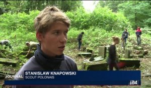 Ces jeunes qui restaurent le cimetière juif de Varsovie