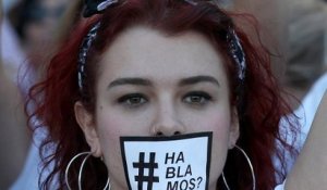 Marche blanche pour le "dialogue" à Barcelone
