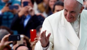 Le pape acclamé par les Colombiens : "prenez le risque de rêver en grand !"