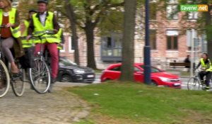 L'Avenir - Les parlementaires arrivent à vélo au Parlement de Wallonie