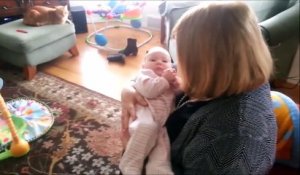 Ce bébé adorable chante avec sa grand-mère !