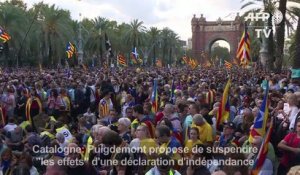 Puigdemont promet l'indépendance, suspend son application