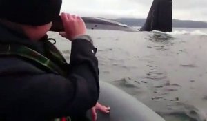 Ces pêcheurs russes tombent nez à nez avec un sous-marin pendant leur sortie en mer