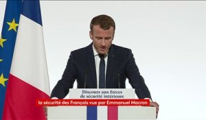 Devant les forces de l'ordre, E. Macron détaille la loi antiterroriste, qui "pourra entrer en vigueur le 1er novembre"