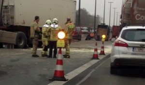 Fleurus: un camion de betteraves couché sur la E42 vers Namur