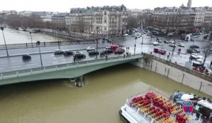 Pic de crue à Paris: images aériennes de la Seine