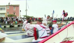 Redécouvrez la beauté des joutes provençales entre les deux ponts bleus de Martigues (Vidéo).