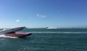 Un bateau de course en percute un autre à grande vitesse pendant une course dans les Key West