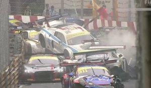 Gros crash en course qualificative au GT World Cup de Macau
