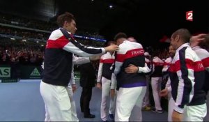 Finale de la Coupe Davis : revivez la balle de match de Lucas Pouille qui donne la victoire à l'équipe de France