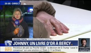 Hommage à Johnny : les fans signent le livre d’or à l'Accor Arena de Bercy