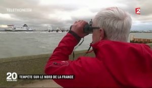 Calais : opération de remorquage pour un ferry échoué dans le port