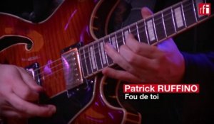Patrick Ruffino interprète "Fou de toi" en live