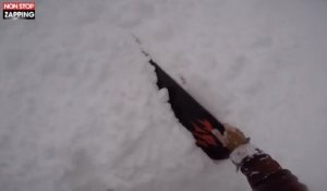 Un snowboardeur sauve son ami enseveli sous la neige (vidéo)