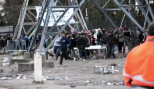 Calais : violents affrontements entre migrants, cinq blessés par balles