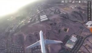 Ce Drone vole au-dessus d'un avion de ligne atterrissant à Las Vegas !