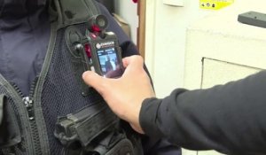 Contrôle d'identité: comment vont fonctionner les 10.000 caméras piétons équipées par les policiers