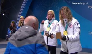 JO 2018 : Ski de fond - Sprint libre par équipes Femmes. La cérémonie des médailles